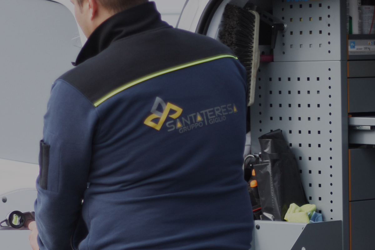 particolare-divisa-logo