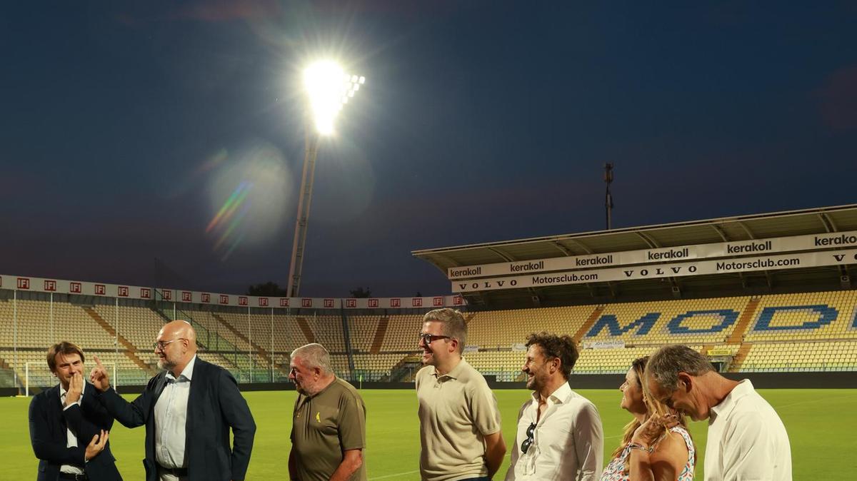 illuminazione stadio modena